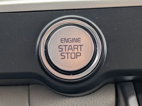Used 2024 Kia Carnival LX FWD image 34