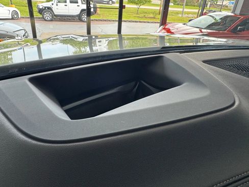 Used 2023 BMW X7 xDrive40i w/ Premium Package image 54