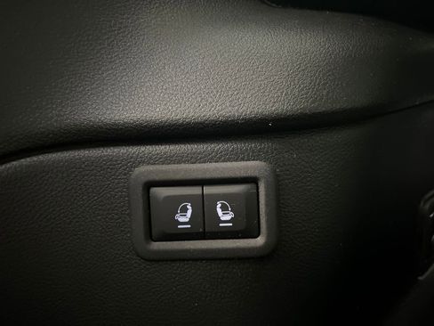 Used 2024 Jeep Wagoneer L Series II image 34