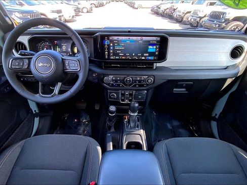 Used 2024 Jeep Wrangler Unlimited w/ Convenience Group AWD/4WD image 15