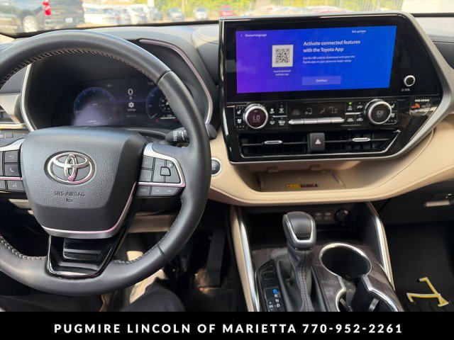Used 2025 Toyota Highlander Limited AWD/4WD image 10