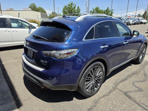 Used 2017 INFINITI QX70 AWD w/ Limited Package image 7