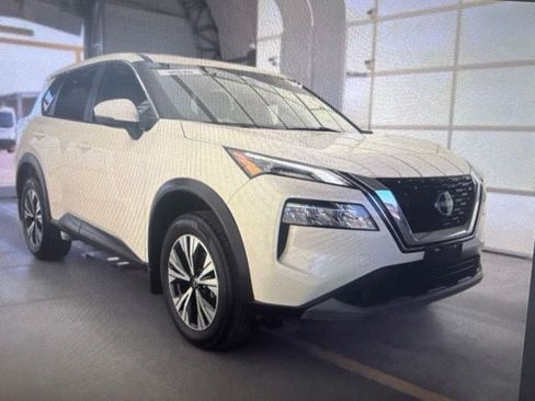 Used 2023 Nissan Rogue SV FWD image 1