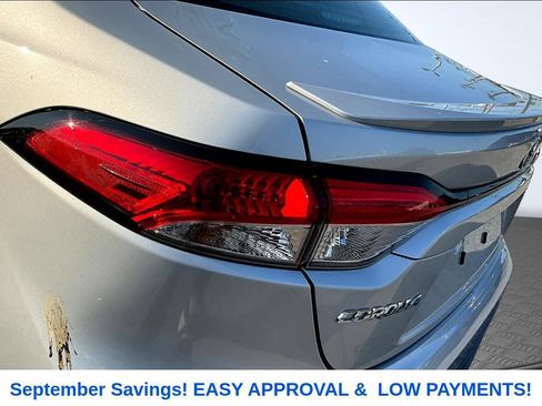 Used 2021 Toyota Corolla SE w/ SE Premium Package FWD image 22