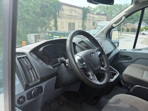 Used 2018 Ford Transit 250 130 Low Roof w/ Exterior Upgrade Package RWD image 8