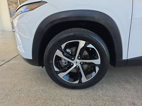 Used 2025 Chevrolet Trax RS FWD image 33