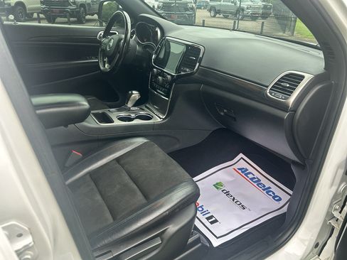 Used 2019 Jeep Grand Cherokee Altitude AWD/4WD image 17