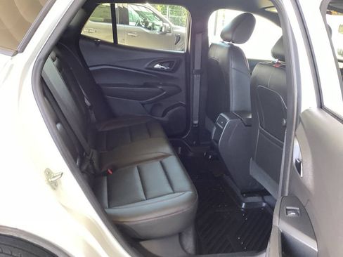 Used 2026 Chevrolet Trax RS FWD image 37