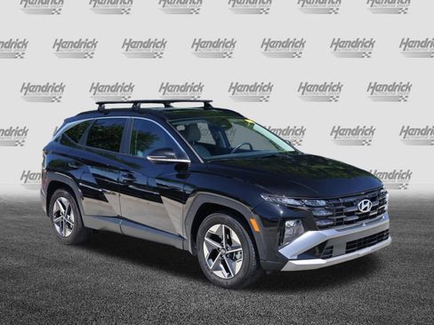 Used 2025 Hyundai Tucson SEL FWD image 2