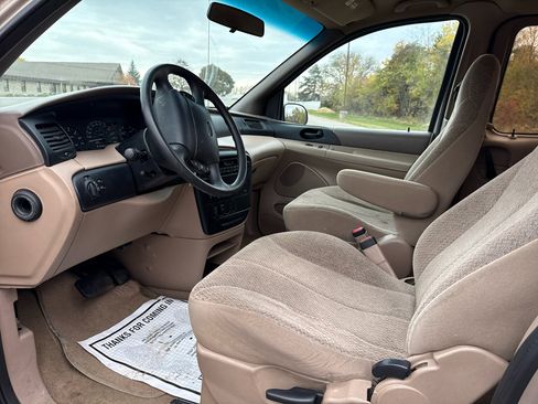 Used 1998 Ford Windstar GL image 11