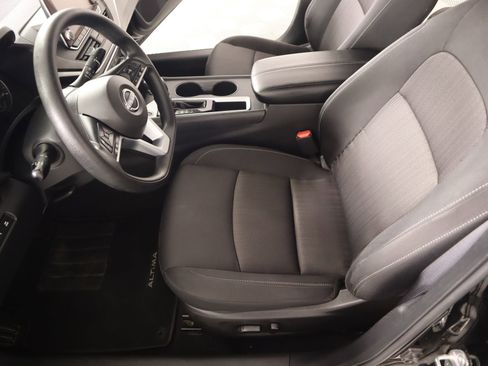 Used 2025 Nissan Altima 2.5 SV image 10