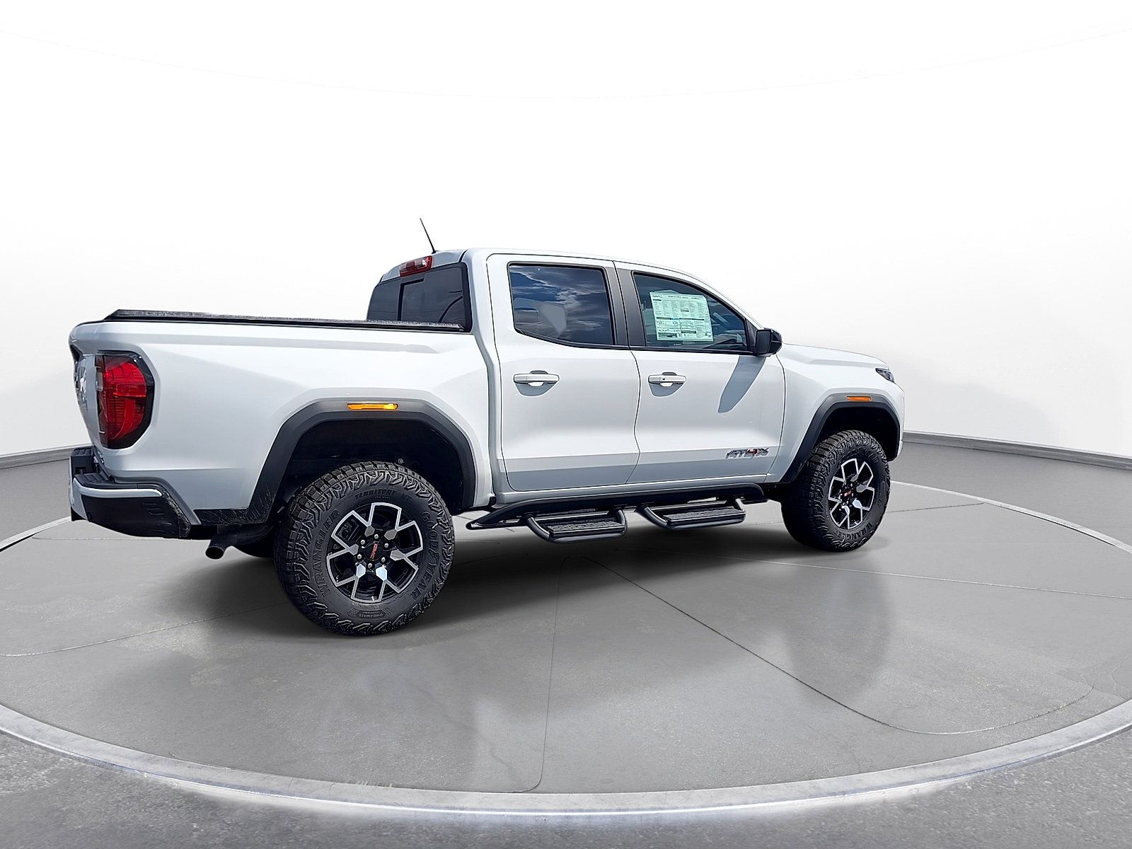 New 2025 GMC Canyon AT4 w/ AT4X Package AWD/4WD image 8