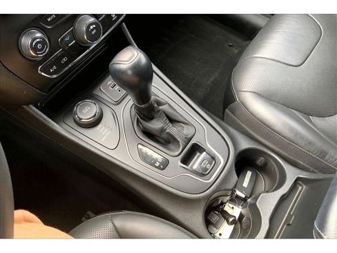 Used 2021 Jeep Cherokee Latitude Lux image 19