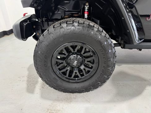 Used 2022 Jeep Gladiator Rubicon w/ Trailer Tow Package AWD/4WD image 9