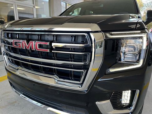 Used 2024 GMC Yukon XL SLT w/ SLT Luxury Package image 1
