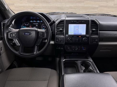 Used 2022 Ford F250 XLT w/ XLT Premium Package image 2