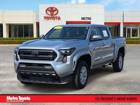 Used 2025 Toyota Tacoma SR5 AWD/4WD image 1