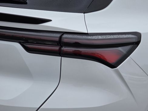 New 2026 Chevrolet Equinox EV LT w/ LPO, Blackout Package image 12