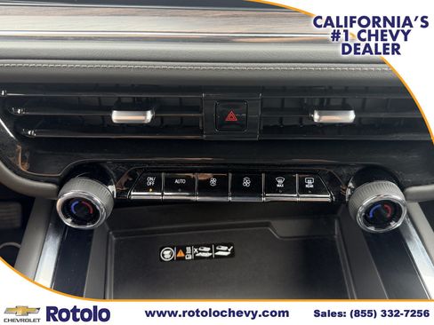 Used 2025 Chevrolet Suburban Z71 AWD/4WD image 20
