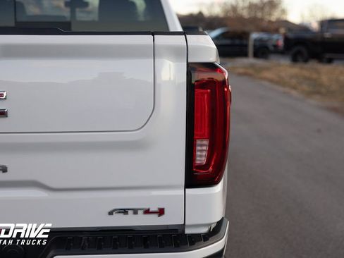 Used 2022 GMC Sierra 1500 AT4 w/ AT4 Premium Package image 13