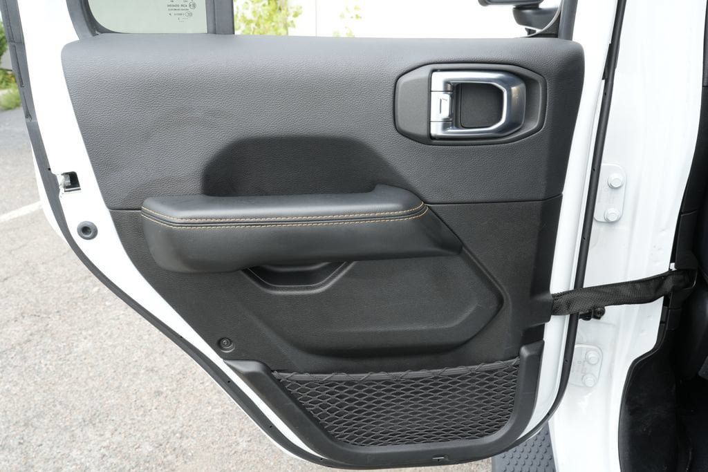 Used 2024 Jeep Wrangler Unlimited Sahara w/ Technology Group AWD/4WD image 27