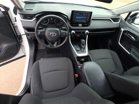 Used 2021 Toyota RAV4 XLE w/ Convenience Package image 19