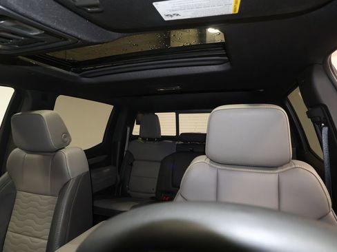 Used 2025 Chevrolet Silverado 1500 ZR2 w/ Technology Package image 19