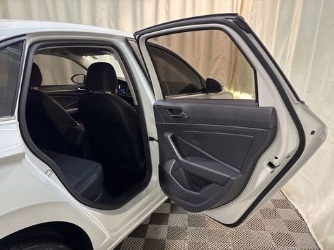 Certified 2024 Volkswagen Jetta SE image 31