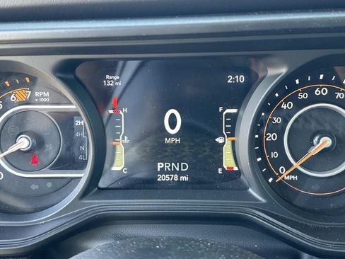 Used 2025 Jeep Wrangler Unlimited Rubicon AWD/4WD image 27