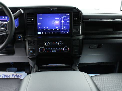 New 2026 Ford F250 Lariat w/ Black Appearance Package image 18