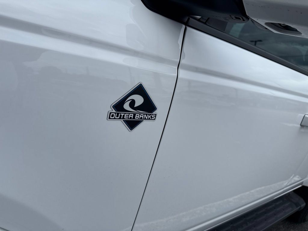 Used 2024 Ford Bronco Outer Banks AWD/4WD image 15