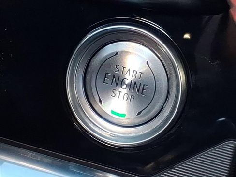 Used 2021 Chevrolet Corvette Stingray Convertible w/ Z51 Performance Package image 21