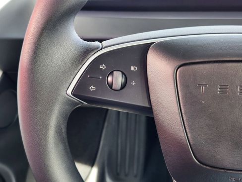 Used 2025 Tesla Model 3 Long Range image 17