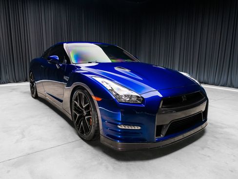 Used 2013 Nissan GT-R Black Edition AWD/4WD image 9
