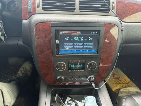 Used 2010 Chevrolet Tahoe LT AWD/4WD image 11