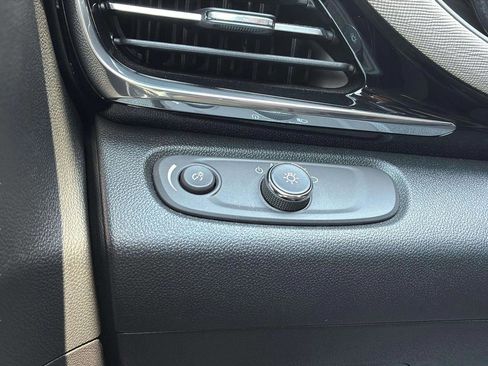 Used 2025 Buick Envista Avenir image 22