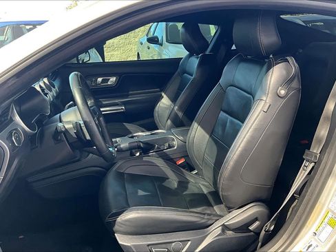 Used 2018 Ford Mustang GT Premium w/ Equipment Group 401A image 8