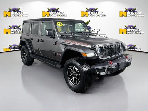Used 2024 Jeep Wrangler Unlimited Rubicon w/ Dual Top Group AWD/4WD image 3