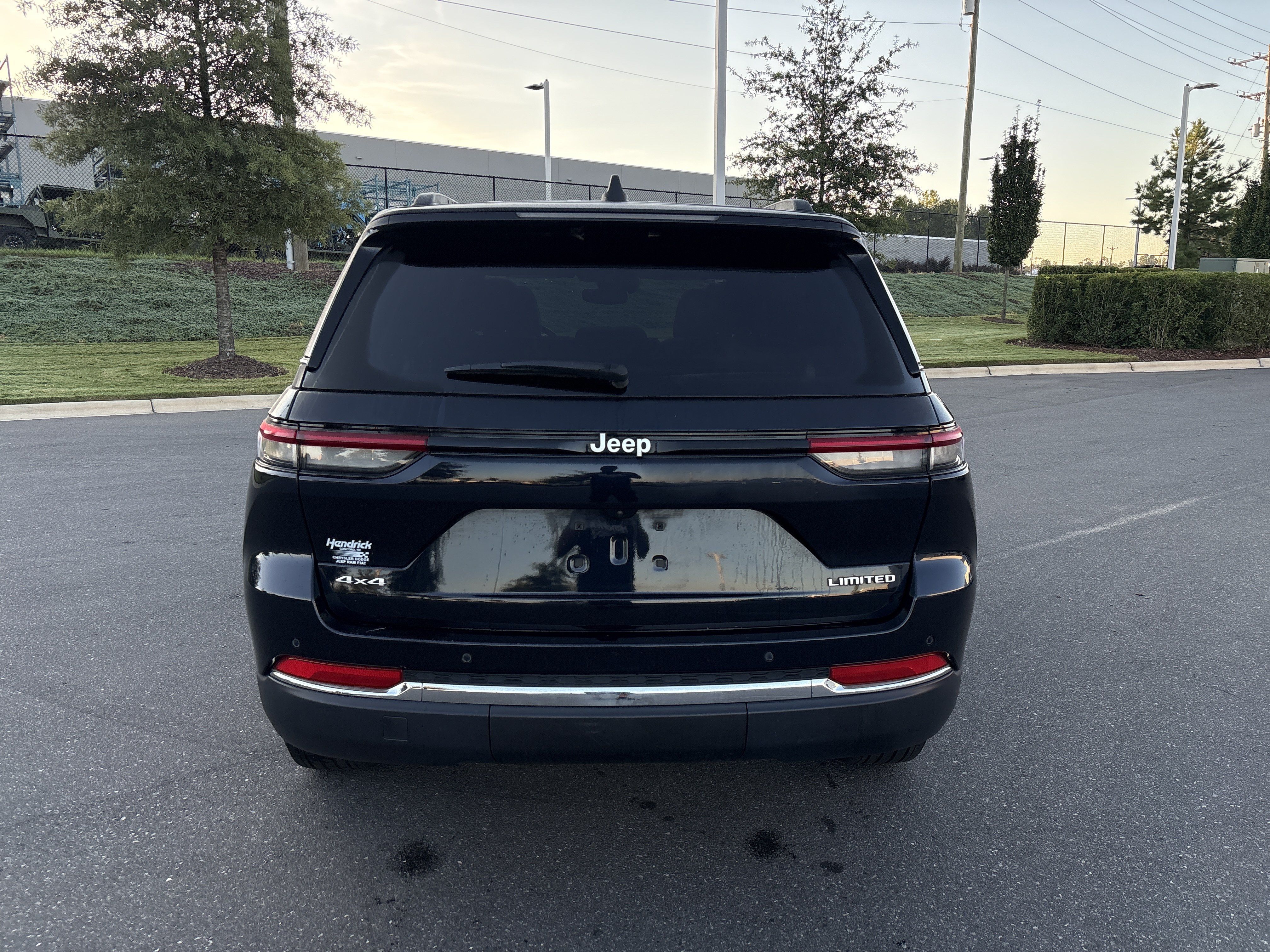 Used 2024 Jeep Grand Cherokee Limited AWD/4WD image 8
