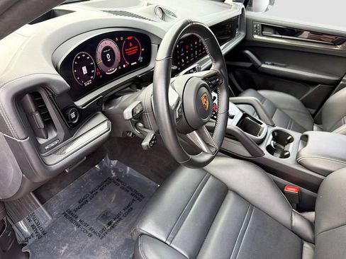 Used 2024 Porsche Cayenne Turbo GT AWD/4WD image 26