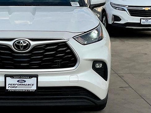 Used 2023 Toyota Highlander L image 12