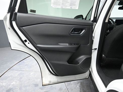 Used 2024 Nissan Rogue S image 25