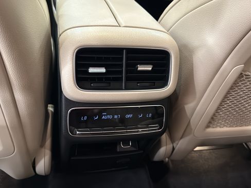 Used 2022 Mercedes-Benz GLS 450 4MATIC image 26
