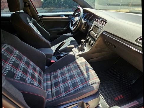 Used 2015 Volkswagen GTI S image 31