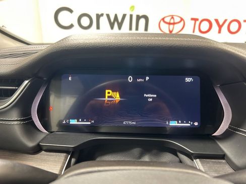 Used 2023 Jeep Grand Cherokee Limited image 29