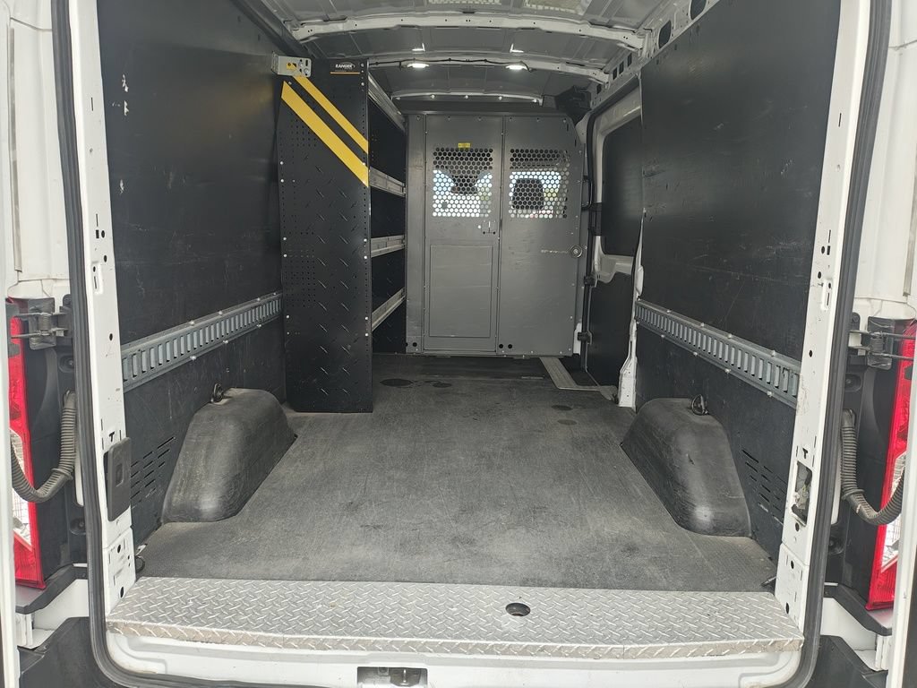Used 2018 Ford Transit 250 148 Medium Roof RWD image 5