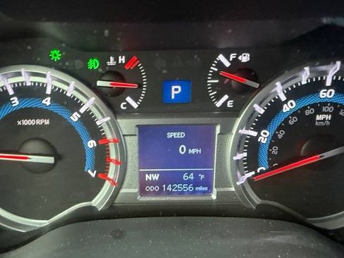 Used 2014 Toyota 4Runner SR5 AWD/4WD image 19