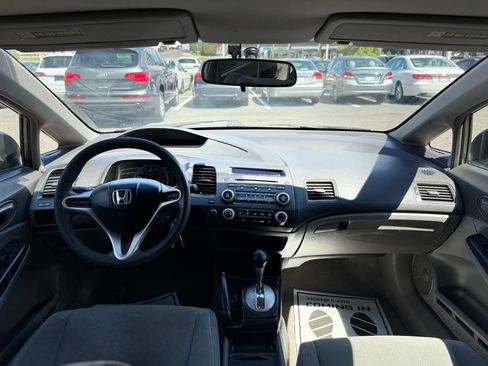 Used 2010 Honda Civic DX-VP image 11