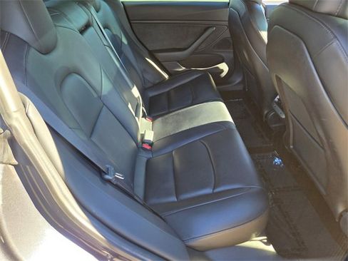 Used 2019 Tesla Model 3 Long Range image 19