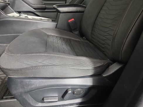 Used 2020 Ford Explorer XLT w/ Comfort Package RWD image 27